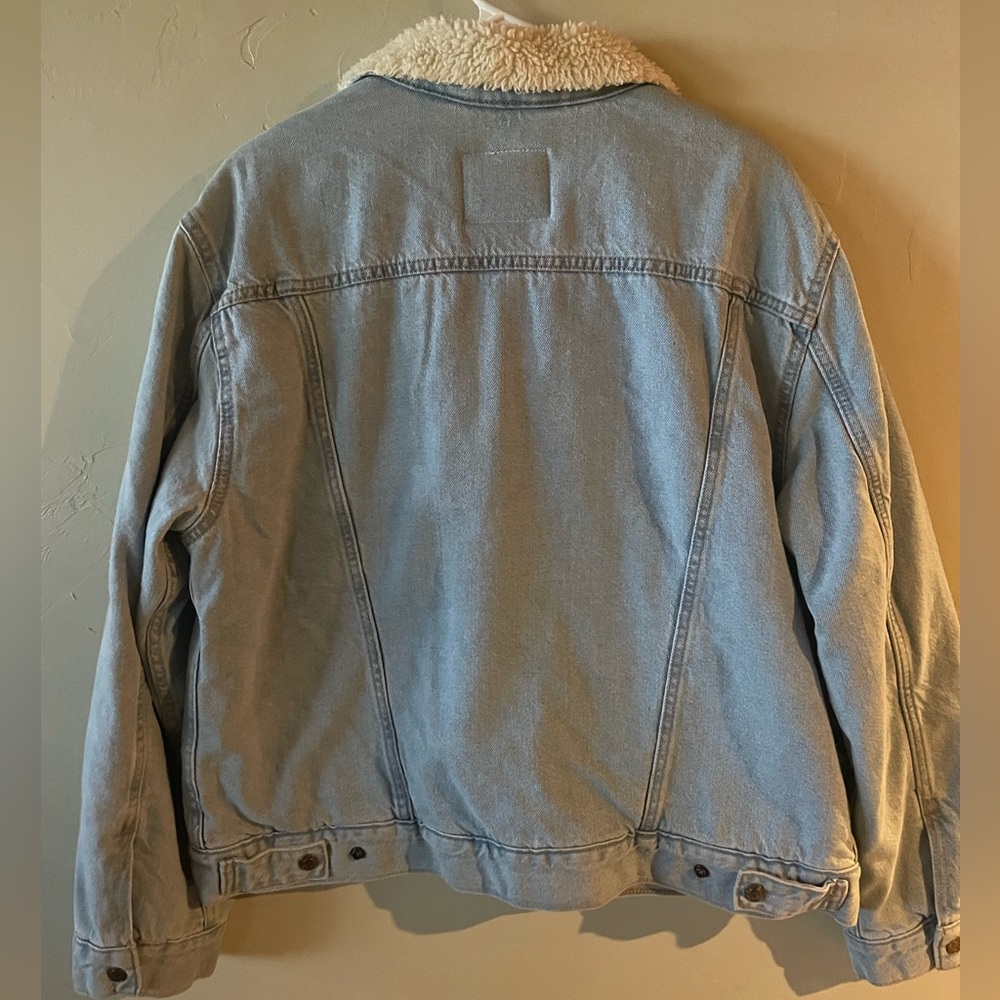 Levi’s women’s jacket - Picture 2 of 3